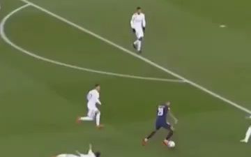 卡鲁索：7尺文班和所有人都是错位（卡鲁索：身高七尺的文班对任何防守者都是错位）