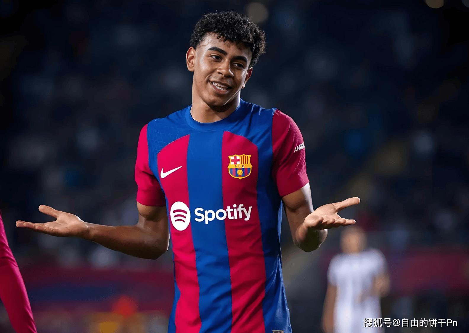 国米门将更替引热议，维卡里奥性价比突出，但适配性与未来规划存疑。