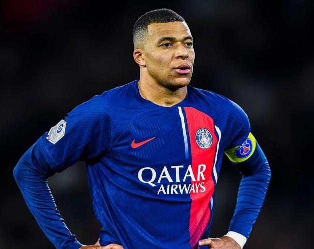 强势反弹！约基奇第三节7中7独得19分 三节砍下29分7板7助（手感爆棚！约基奇第三节7投全中轰19分，三节斩获29分7篮板7助攻）